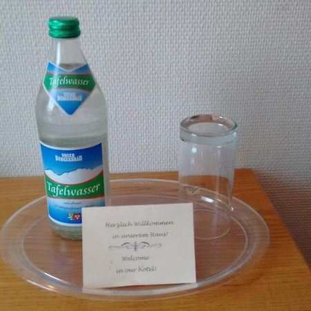 Altstadt- Und Businesshotel Pfaubraeu - Brauereigasthof - Fruehstuecksbuffet - Kostenfreie Radgarage - Hunde Willkommen Тростберг-ан-дер-Альц Номер фото