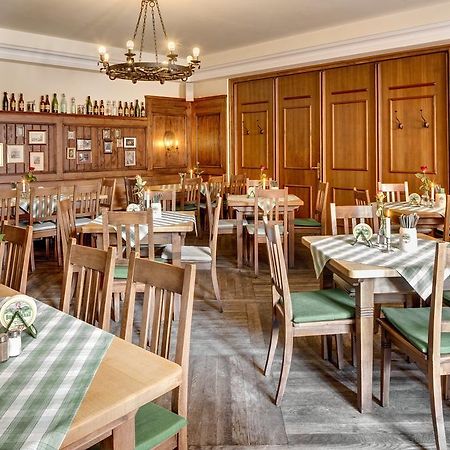 Altstadt- Und Businesshotel Pfaubraeu - Brauereigasthof - Fruehstuecksbuffet - Kostenfreie Radgarage - Hunde Willkommen Тростберг-ан-дер-Альц Экстерьер фото