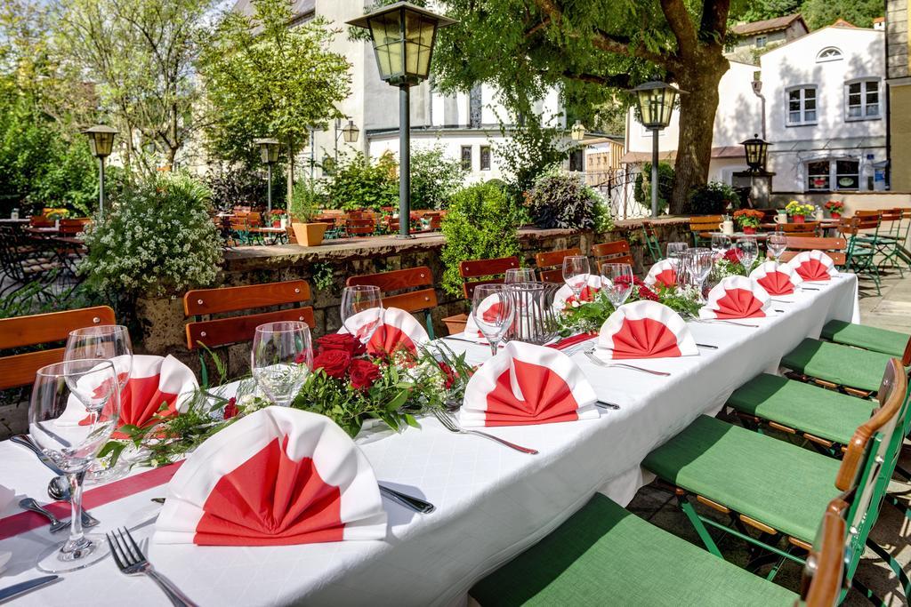 Altstadt- Und Businesshotel Pfaubraeu - Brauereigasthof - Fruehstuecksbuffet - Kostenfreie Radgarage - Hunde Willkommen Тростберг-ан-дер-Альц Экстерьер фото
