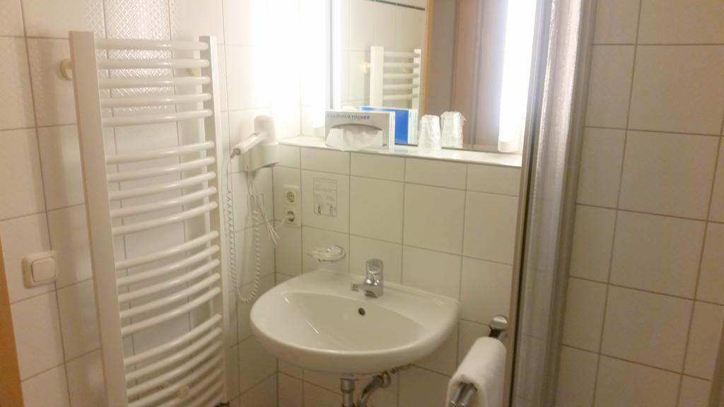 Altstadt- Und Businesshotel Pfaubraeu - Brauereigasthof - Fruehstuecksbuffet - Kostenfreie Radgarage - Hunde Willkommen Тростберг-ан-дер-Альц Экстерьер фото