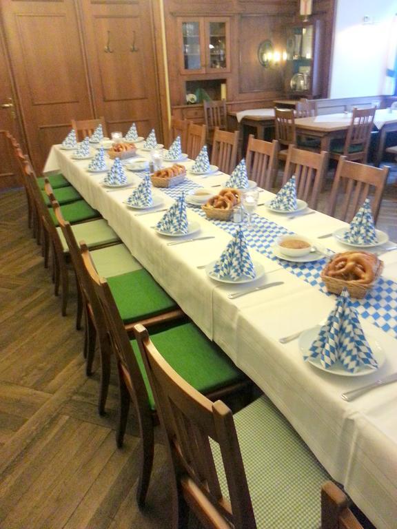 Altstadt- Und Businesshotel Pfaubraeu - Brauereigasthof - Fruehstuecksbuffet - Kostenfreie Radgarage - Hunde Willkommen Тростберг-ан-дер-Альц Экстерьер фото