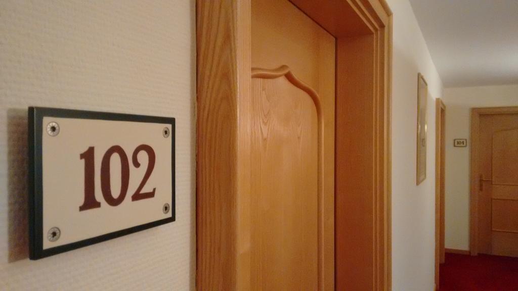 Altstadt- Und Businesshotel Pfaubraeu - Brauereigasthof - Fruehstuecksbuffet - Kostenfreie Radgarage - Hunde Willkommen Тростберг-ан-дер-Альц Экстерьер фото