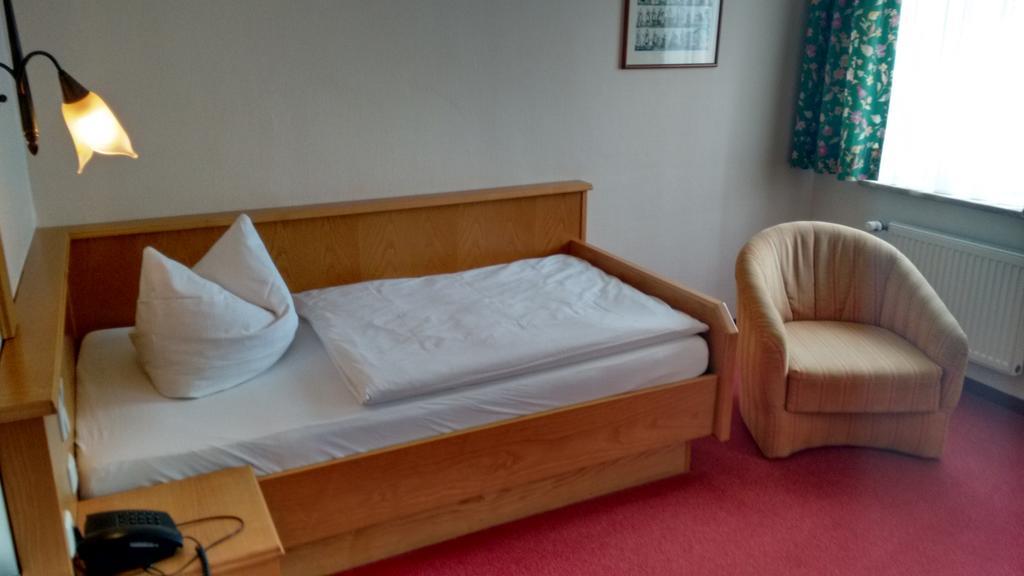 Altstadt- Und Businesshotel Pfaubraeu - Brauereigasthof - Fruehstuecksbuffet - Kostenfreie Radgarage - Hunde Willkommen Тростберг-ан-дер-Альц Экстерьер фото