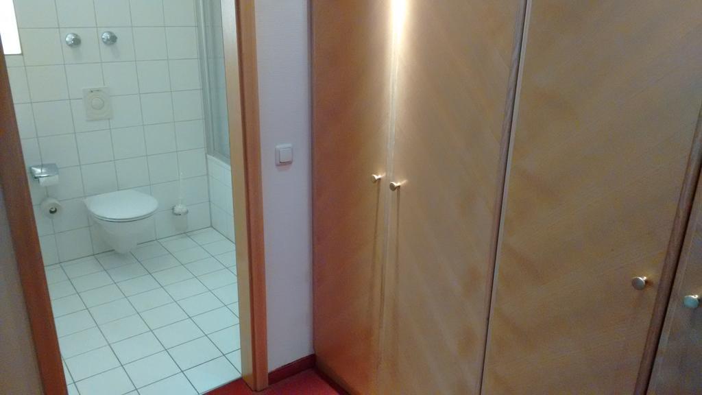 Altstadt- Und Businesshotel Pfaubraeu - Brauereigasthof - Fruehstuecksbuffet - Kostenfreie Radgarage - Hunde Willkommen Тростберг-ан-дер-Альц Экстерьер фото