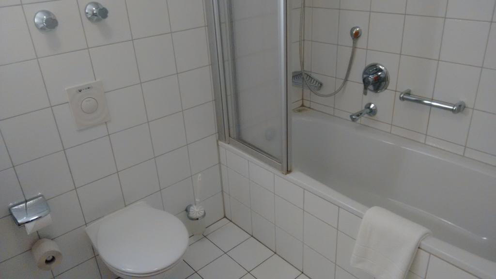 Altstadt- Und Businesshotel Pfaubraeu - Brauereigasthof - Fruehstuecksbuffet - Kostenfreie Radgarage - Hunde Willkommen Тростберг-ан-дер-Альц Экстерьер фото