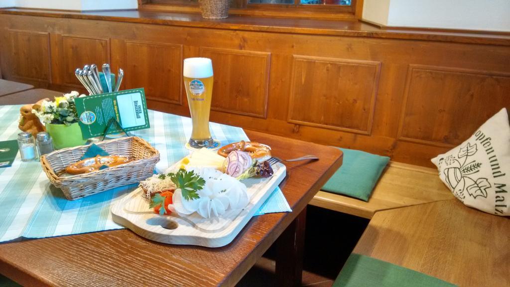 Altstadt- Und Businesshotel Pfaubraeu - Brauereigasthof - Fruehstuecksbuffet - Kostenfreie Radgarage - Hunde Willkommen Тростберг-ан-дер-Альц Экстерьер фото