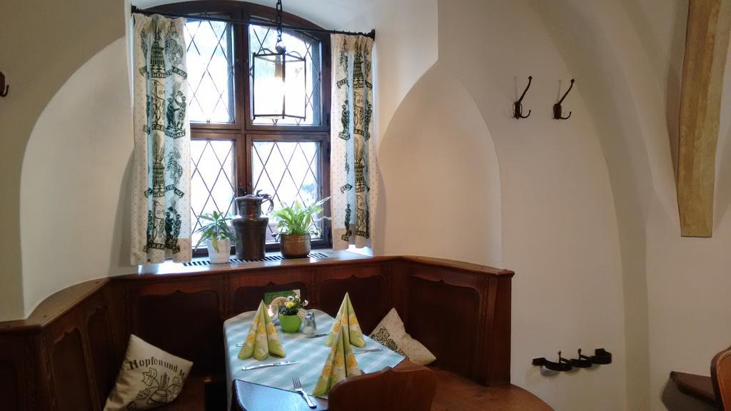 Altstadt- Und Businesshotel Pfaubraeu - Brauereigasthof - Fruehstuecksbuffet - Kostenfreie Radgarage - Hunde Willkommen Тростберг-ан-дер-Альц Экстерьер фото