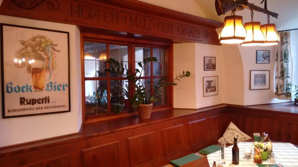 Altstadt- Und Businesshotel Pfaubraeu - Brauereigasthof - Fruehstuecksbuffet - Kostenfreie Radgarage - Hunde Willkommen Тростберг-ан-дер-Альц Экстерьер фото