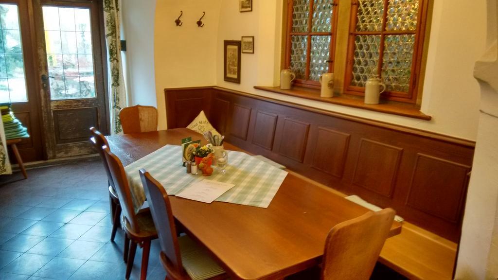 Altstadt- Und Businesshotel Pfaubraeu - Brauereigasthof - Fruehstuecksbuffet - Kostenfreie Radgarage - Hunde Willkommen Тростберг-ан-дер-Альц Экстерьер фото