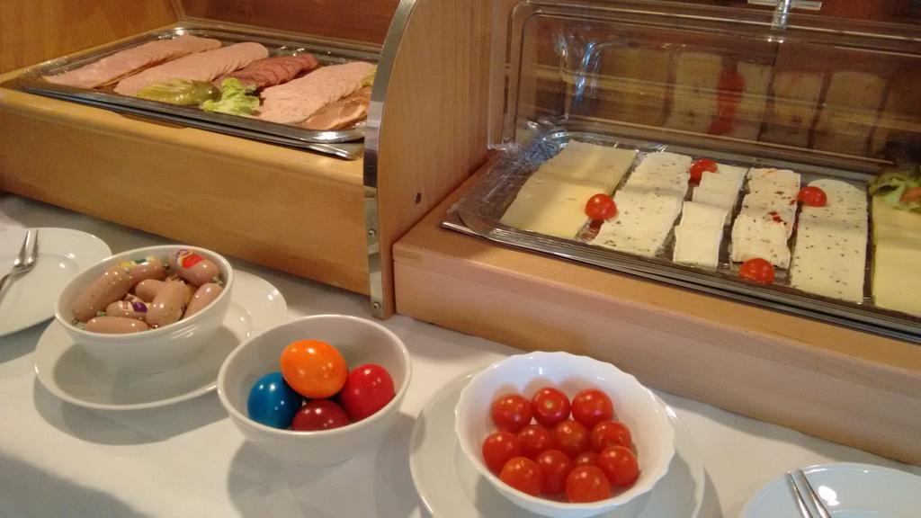Altstadt- Und Businesshotel Pfaubraeu - Brauereigasthof - Fruehstuecksbuffet - Kostenfreie Radgarage - Hunde Willkommen Тростберг-ан-дер-Альц Экстерьер фото