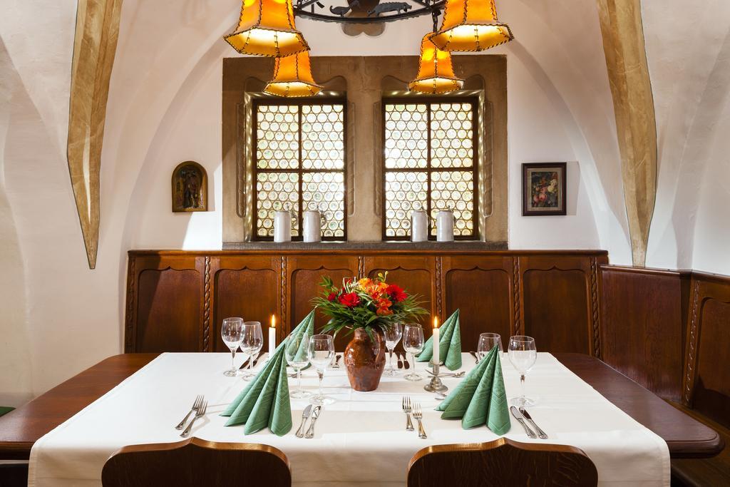 Altstadt- Und Businesshotel Pfaubraeu - Brauereigasthof - Fruehstuecksbuffet - Kostenfreie Radgarage - Hunde Willkommen Тростберг-ан-дер-Альц Экстерьер фото