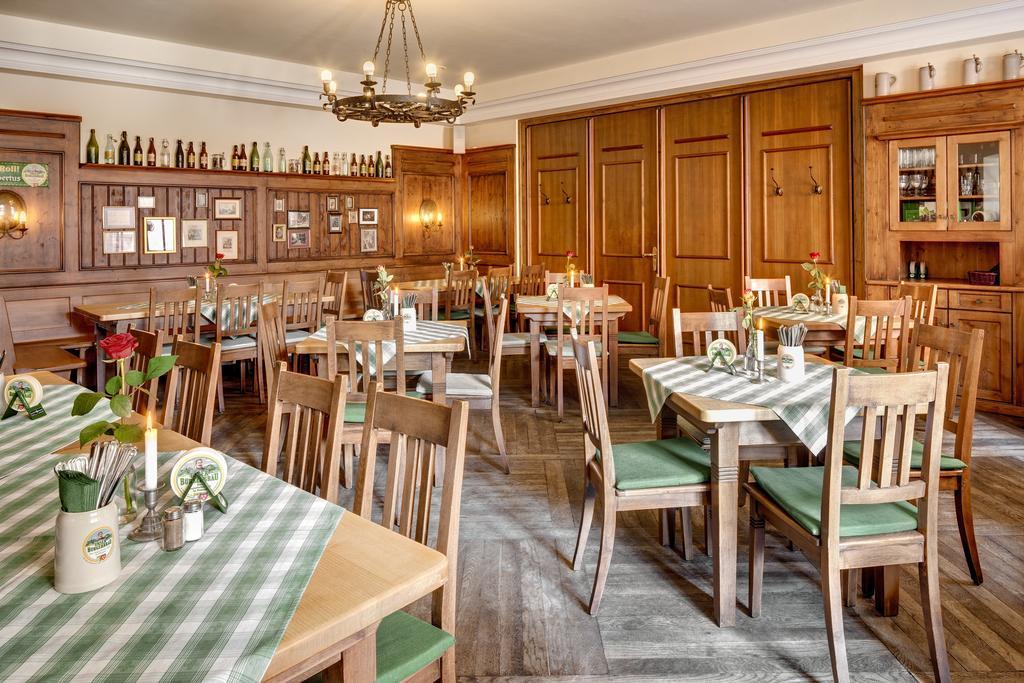 Altstadt- Und Businesshotel Pfaubraeu - Brauereigasthof - Fruehstuecksbuffet - Kostenfreie Radgarage - Hunde Willkommen Тростберг-ан-дер-Альц Экстерьер фото