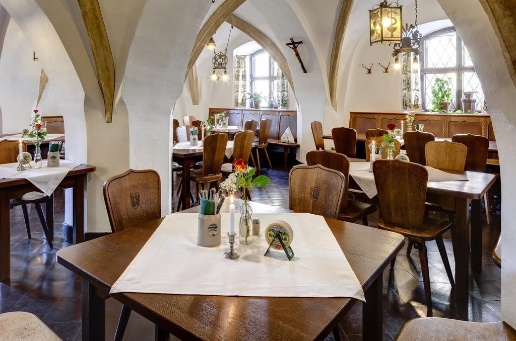 Altstadt- Und Businesshotel Pfaubraeu - Brauereigasthof - Fruehstuecksbuffet - Kostenfreie Radgarage - Hunde Willkommen Тростберг-ан-дер-Альц Номер фото